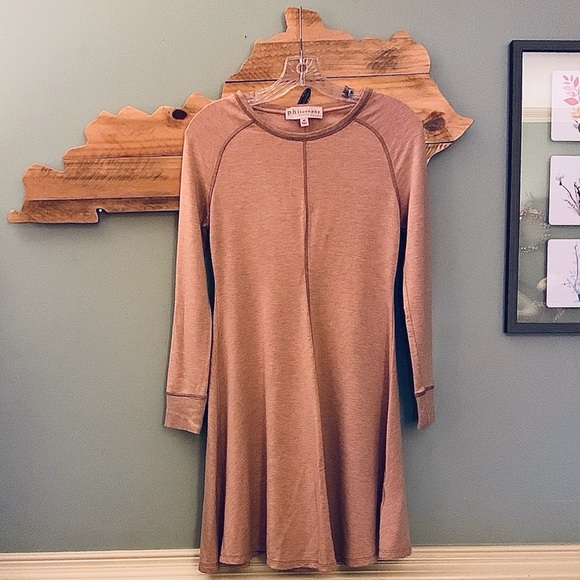 Philosophy Dresses & Skirts - EUC Philosophy Fit & Flare Sweatshirt Dress